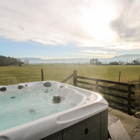 Bicton Lea Villa Acton  Exteriör bild
