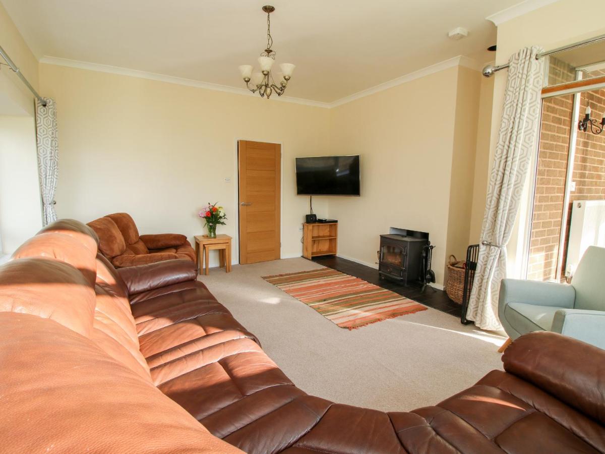 Bicton Lea Villa Acton  Exteriör bild