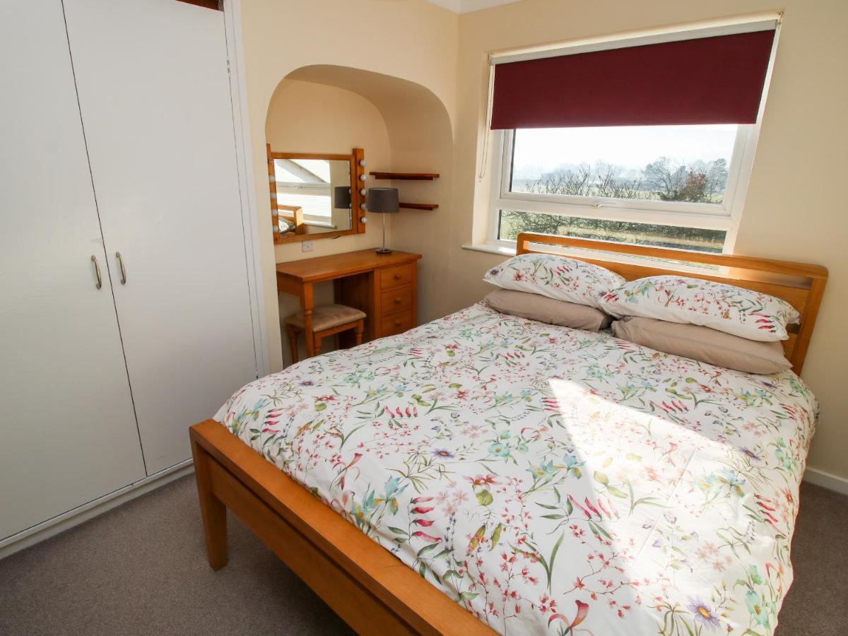 Bicton Lea Villa Acton  Exteriör bild