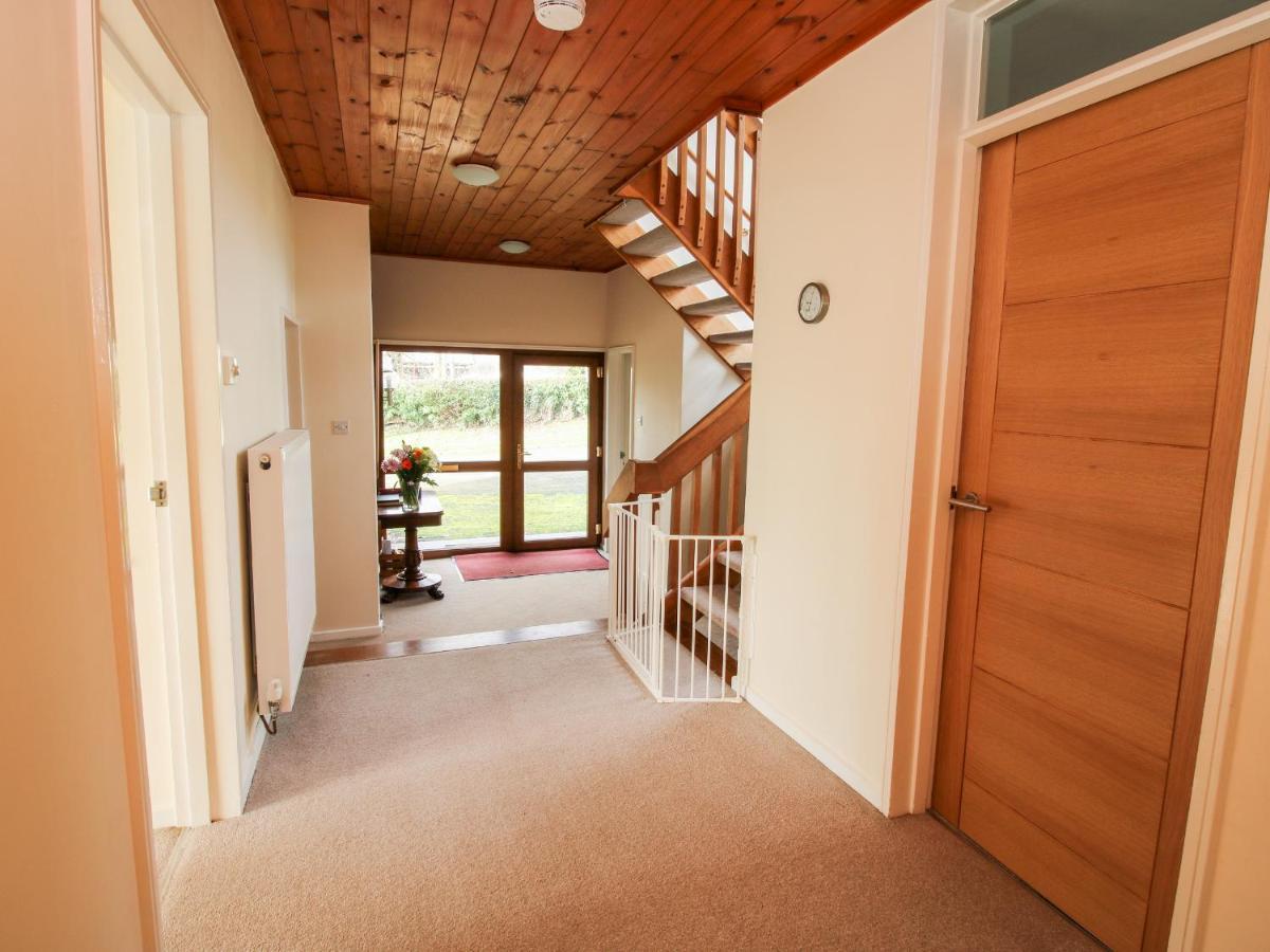 Bicton Lea Villa Acton  Exteriör bild