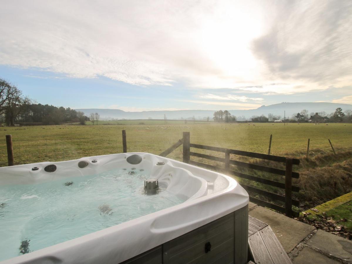 Bicton Lea Villa Acton  Exteriör bild