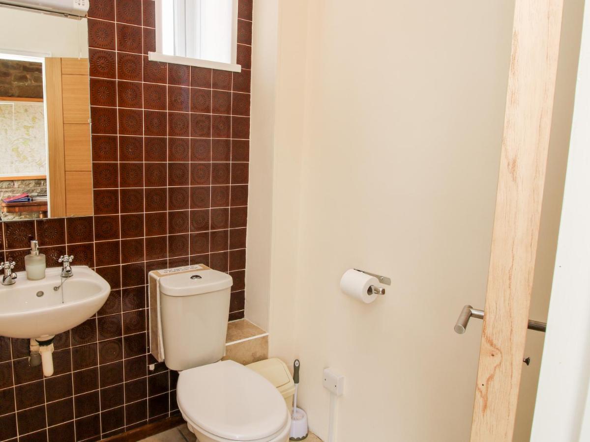 Bicton Lea Villa Acton  Exteriör bild